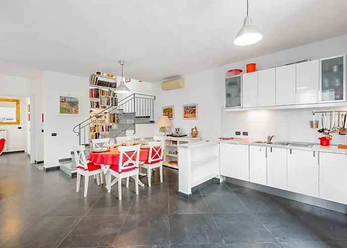 Moneglia In A Quiet Place - Happy Vila