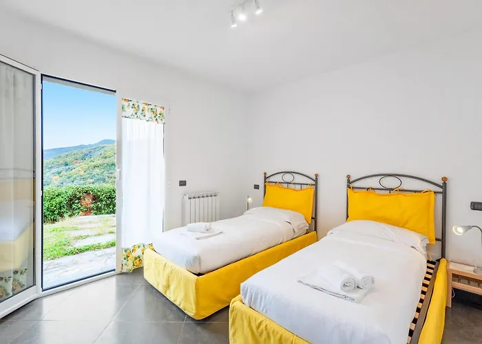 Moneglia In A Quiet Place - Happy * Moneglia