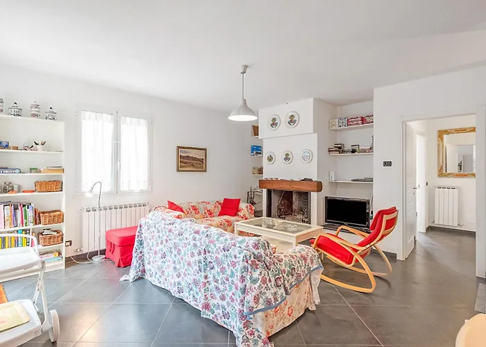 Moneglia In A Quiet Place - Happy Moneglia